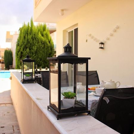 Cozy Poolside Apartment Paphos Bagian luar foto