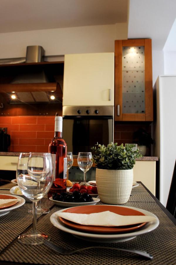 Cozy Poolside Apartment Paphos Bagian luar foto