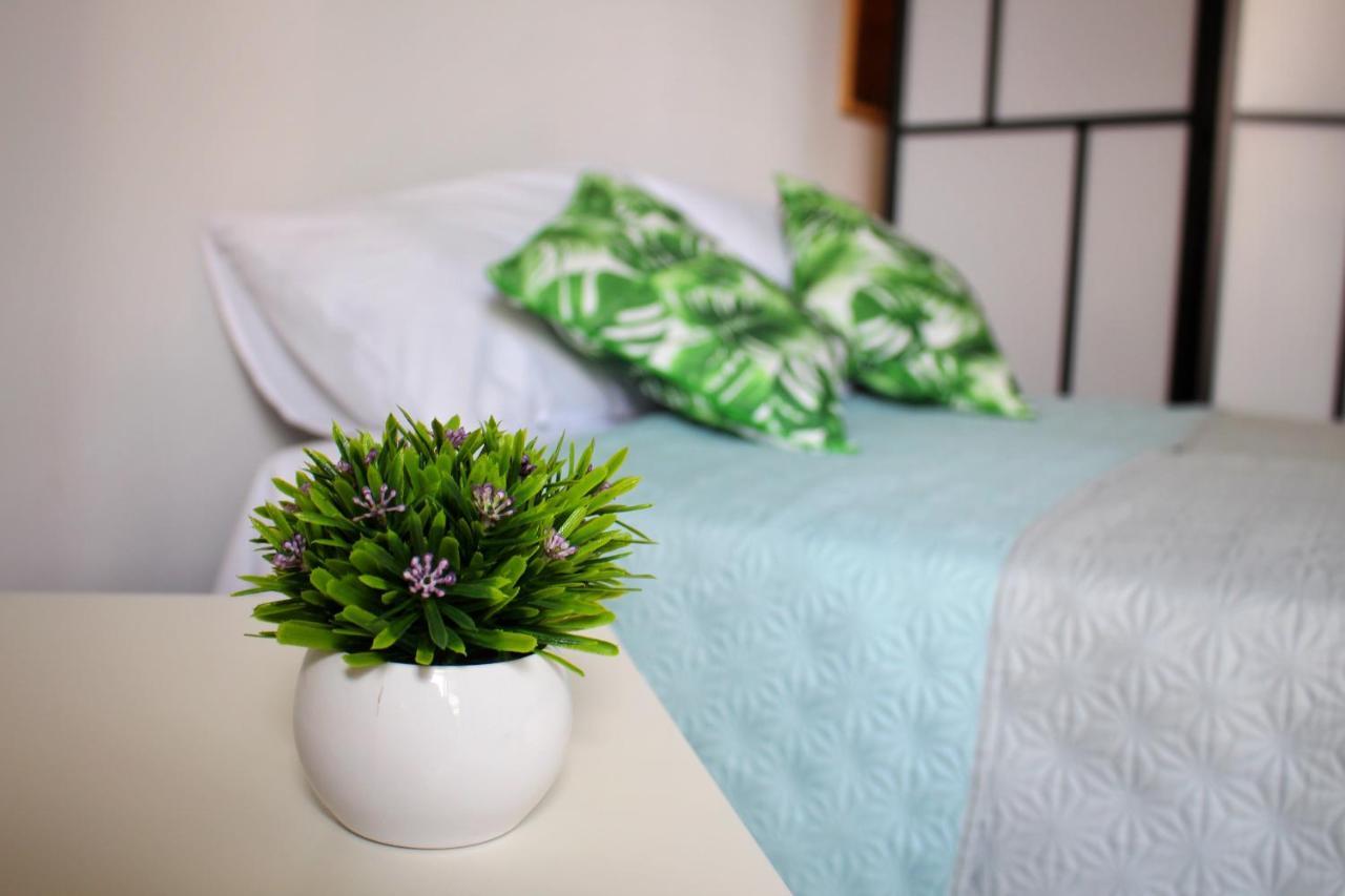 Cozy Poolside Apartment Paphos Bagian luar foto